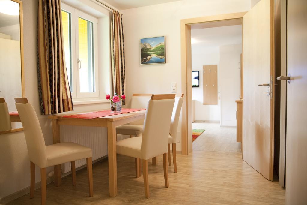 Apartmenthaus Dornröschen Ramsau am Dachstein Zimmer foto