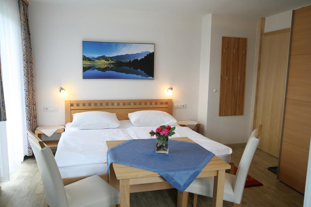 Apartmenthaus Dornröschen Ramsau am Dachstein Zimmer foto